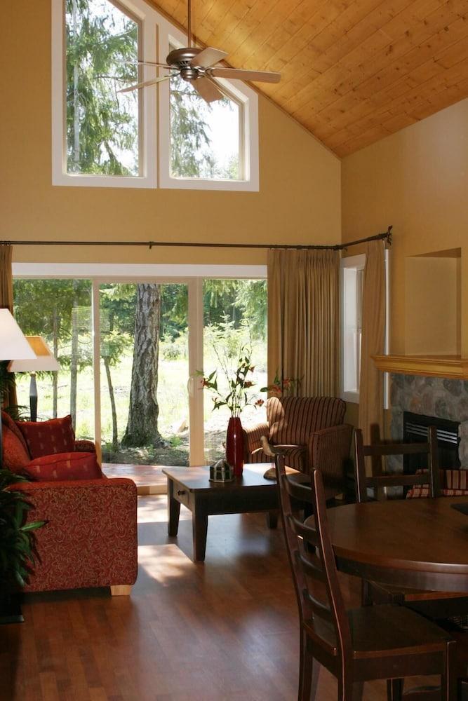 Oceanside Village Parksville