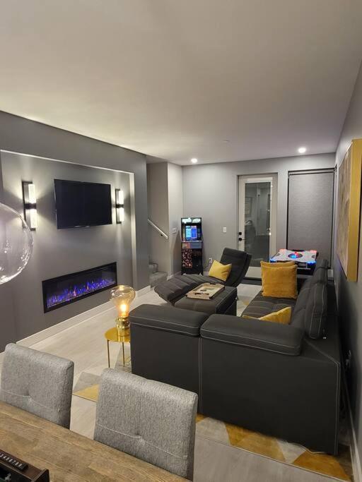 Entire Sunrise Townhome In Holiday home *