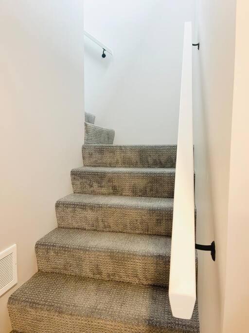 Entire Sunrise Townhome In