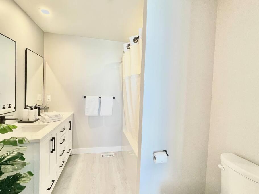 Holiday home Entire Sunrise Townhome In Parksville