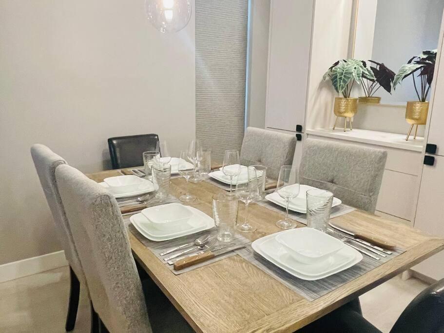 Entire Sunrise Townhome In Holiday home