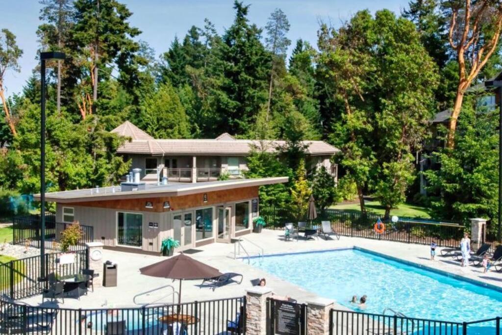 Entire Sunrise Townhome In Parksville