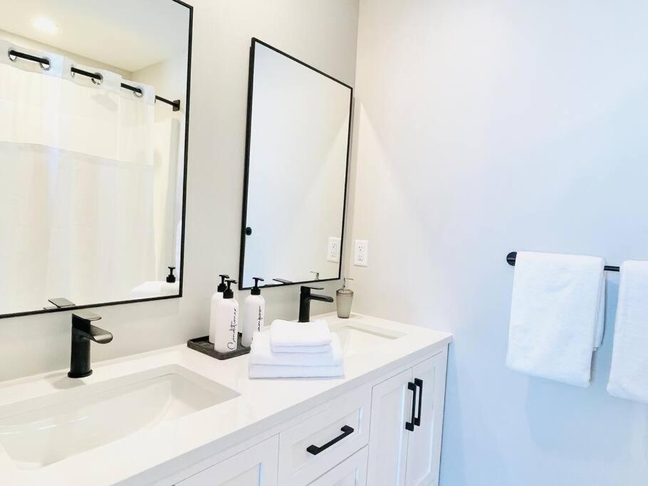 Entire Sunrise Townhome In Parksville