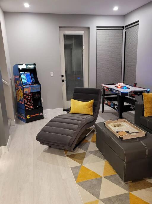 Holiday home Entire Sunrise Townhome In *