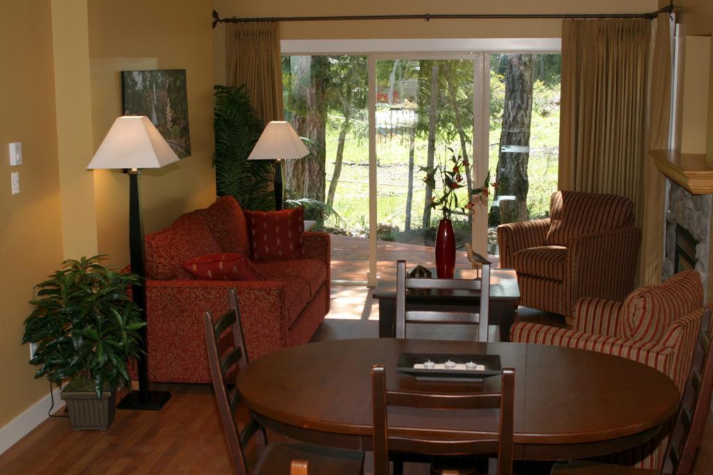 Oceanside Village Resort Parksville