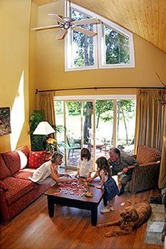 Oceanside Village 3* Parksville