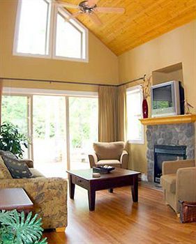 Oceanside Village Resort 3*