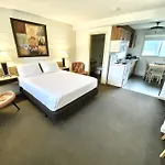 Arbutus Grove Motel