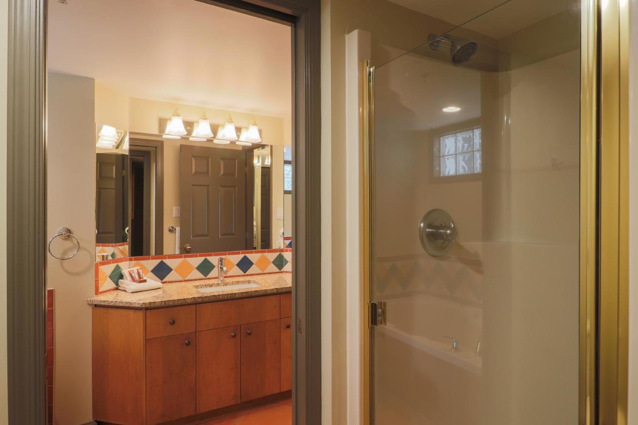 Pacific Shores & Hotel 4*