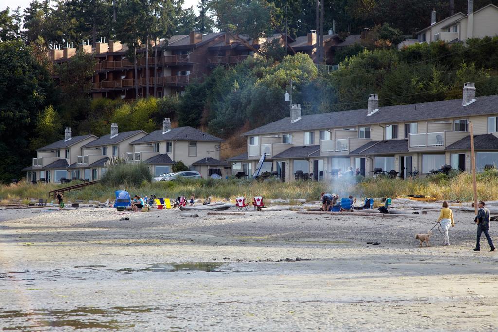 Madrona Beach 3*