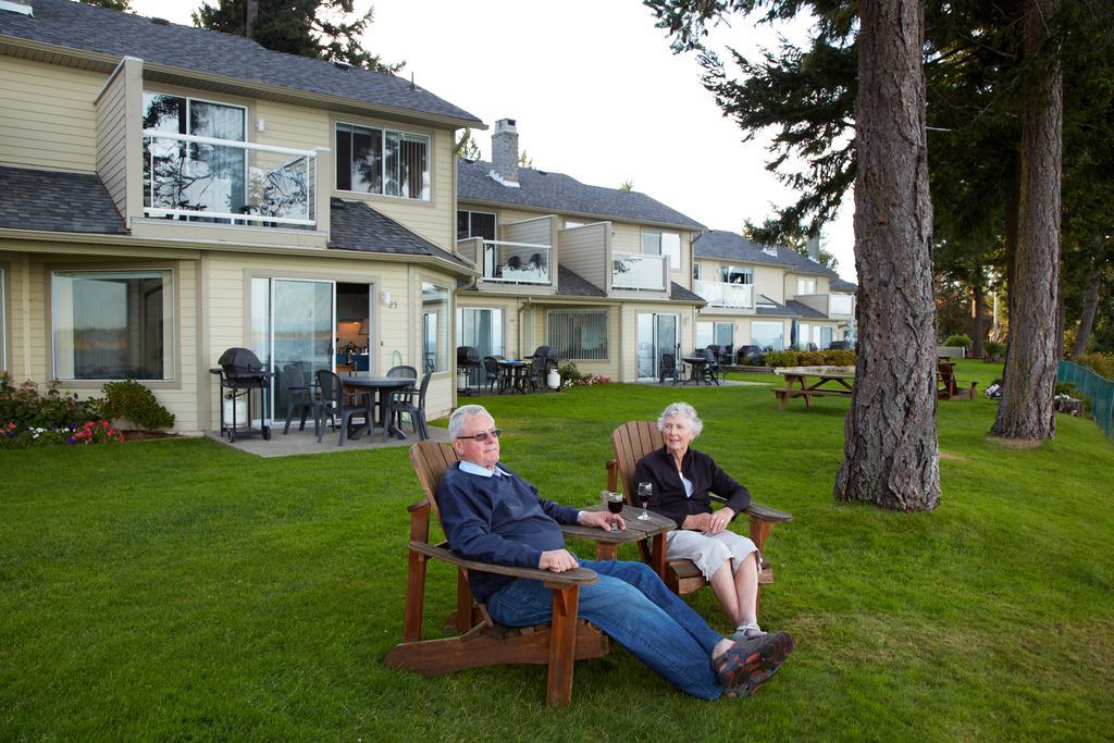Resort Madrona Beach Parksville