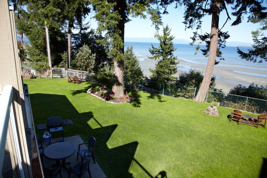 Resort Madrona Beach Parksville