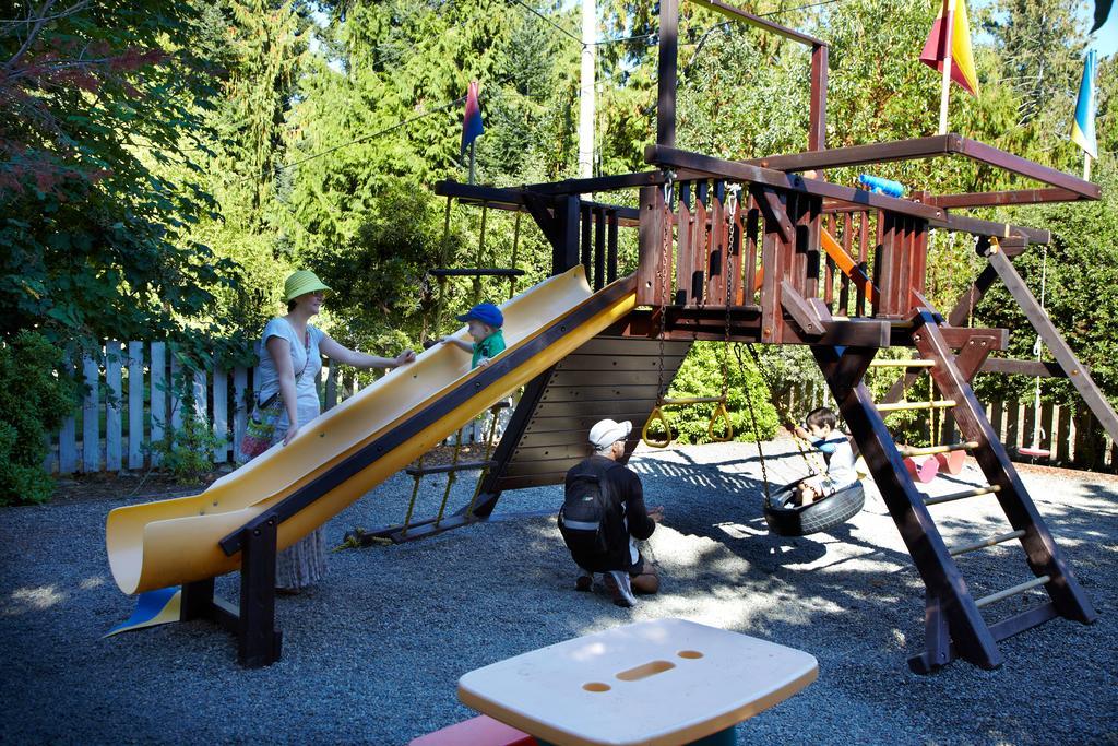 Madrona Beach Resort 3*