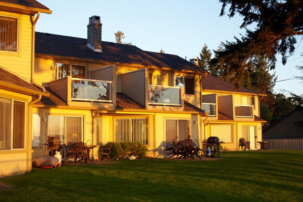Madrona Beach Resort Parksville
