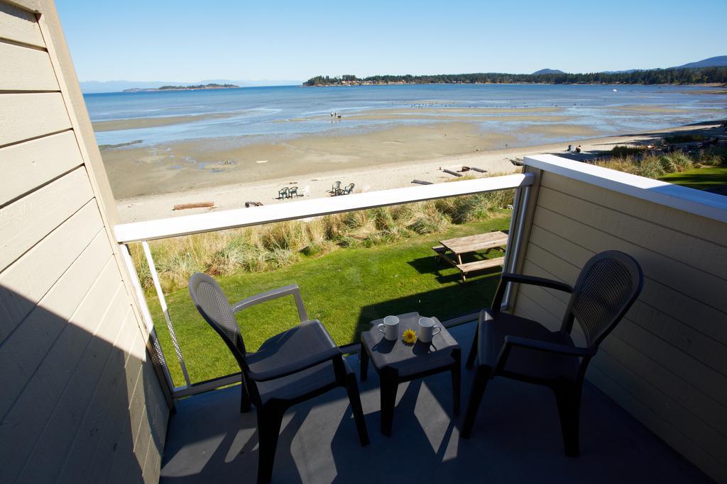 Resort Madrona Beach Parksville