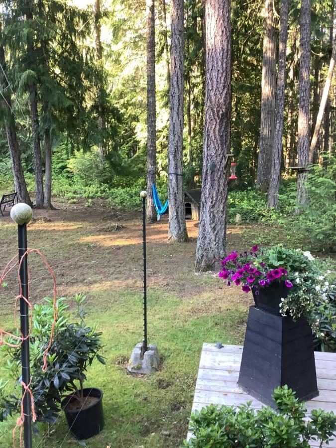 Bed & Breakfast Cedar Song Parksville