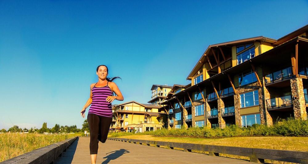 The Club — Bellstar & 4* Parksville