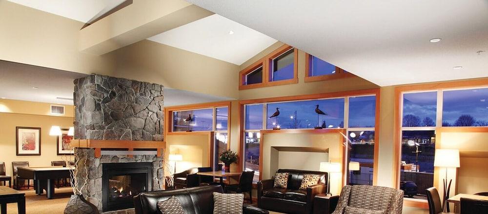 The Club — Bellstar & Hotel Parksville