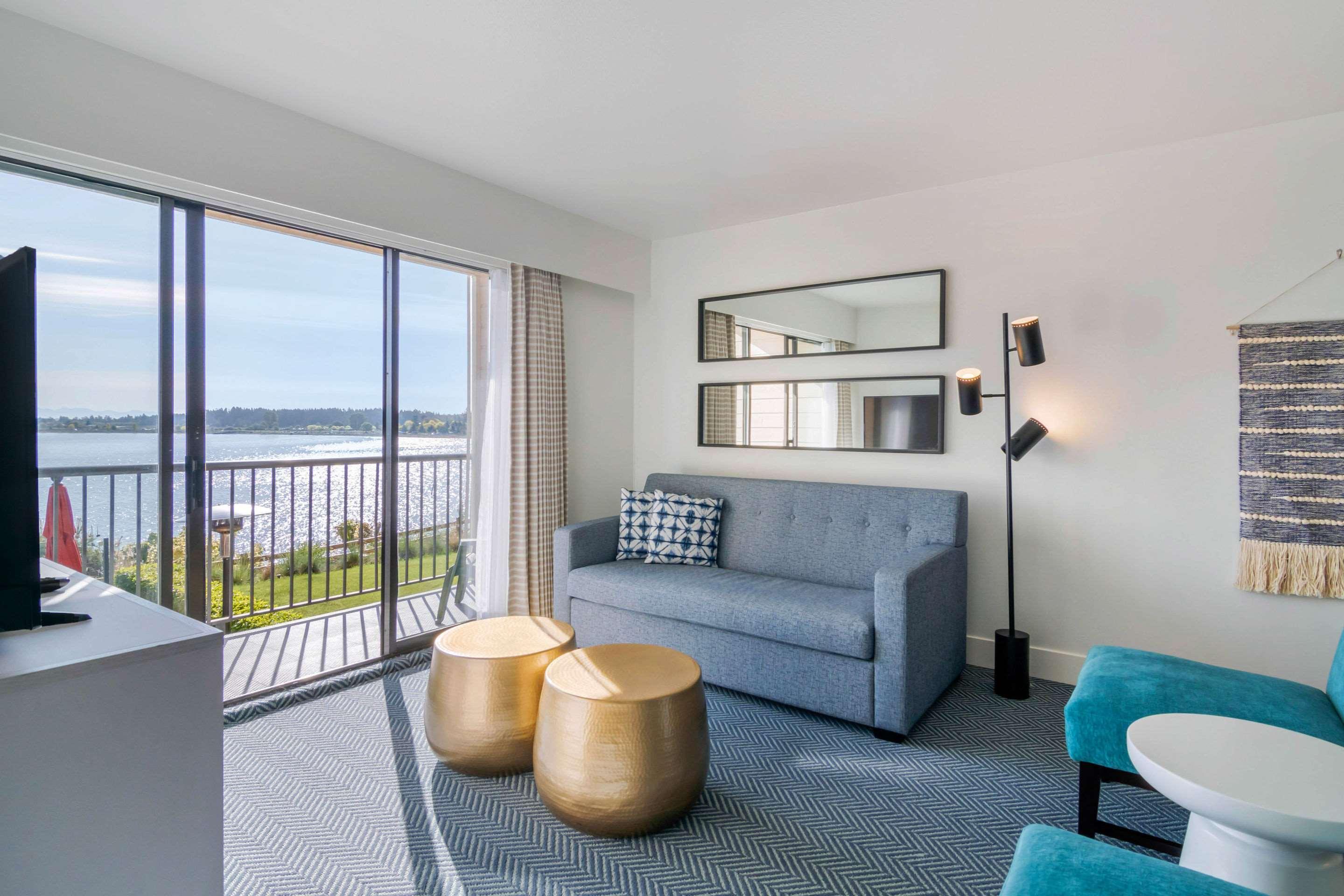 Bayside Oceanfront Hotel Parksville