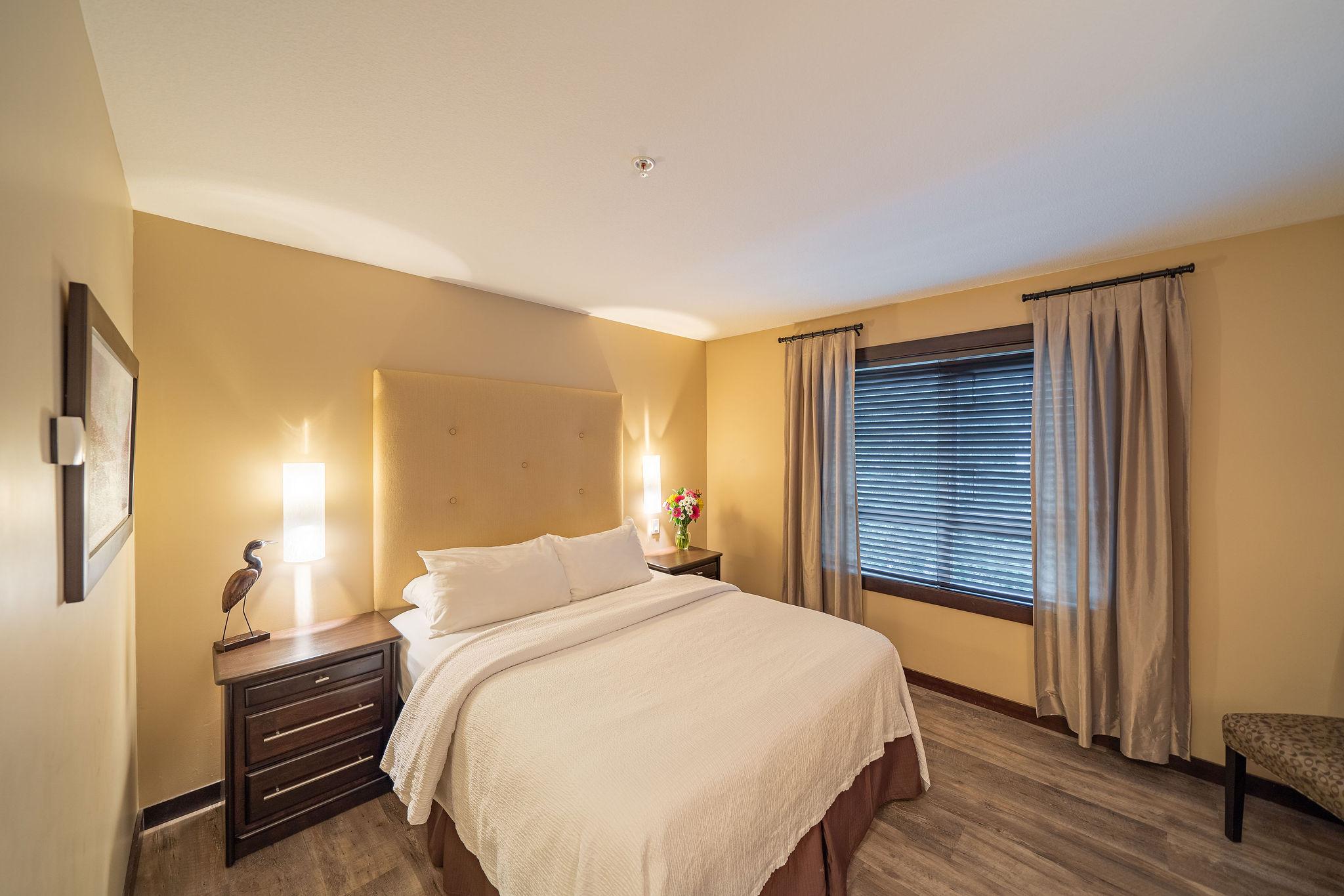 Sunrise Ridge Waterfront Resort Parksville