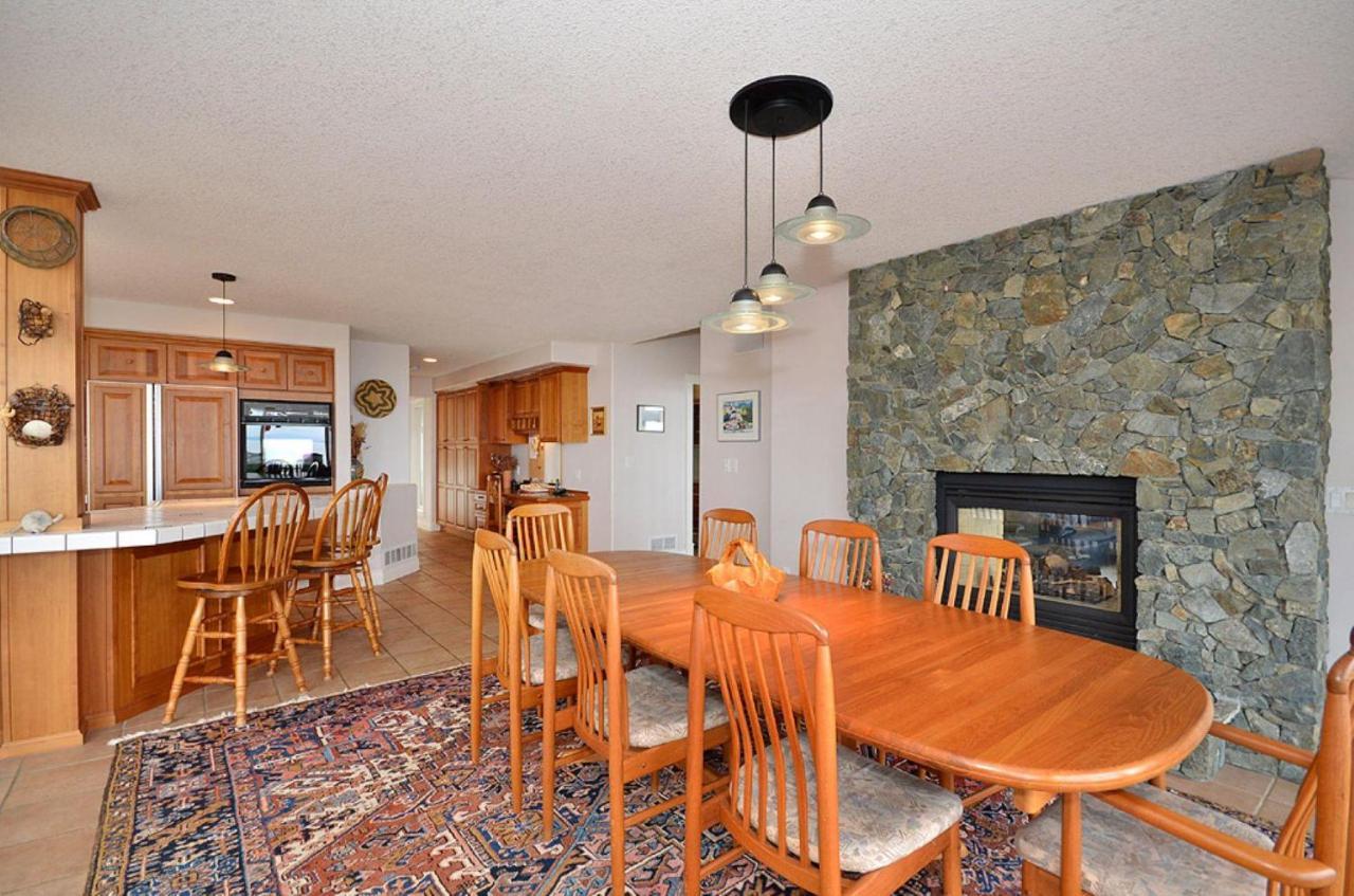 Columbia House Holiday home