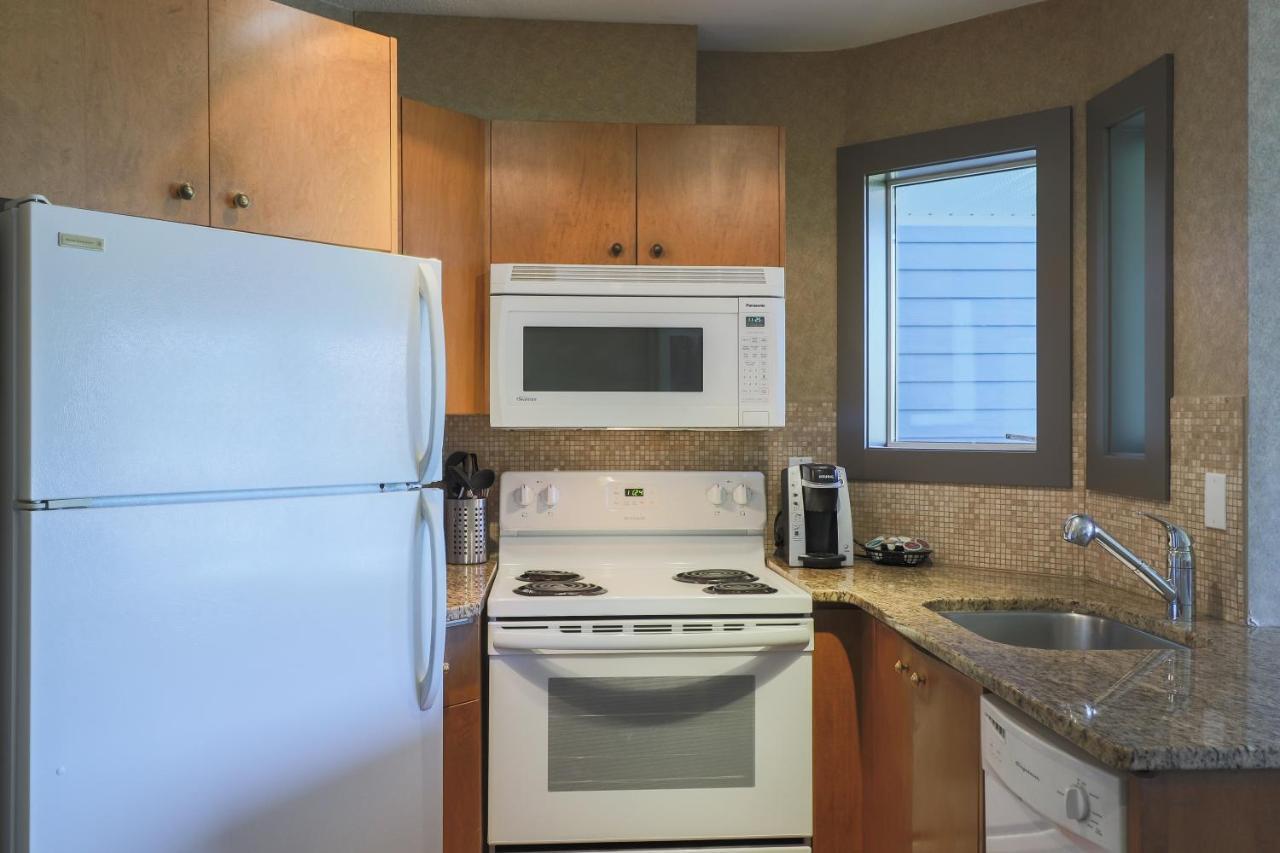 Hotel Pacific Shores & 4*