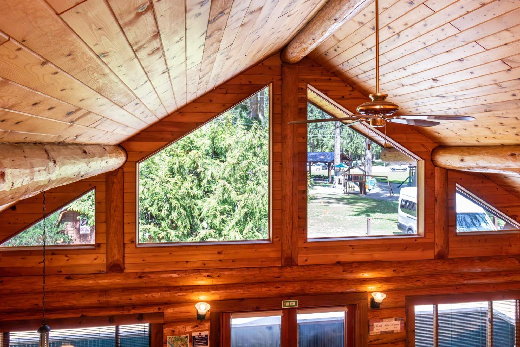 Riverbend & Rv Resort 3*