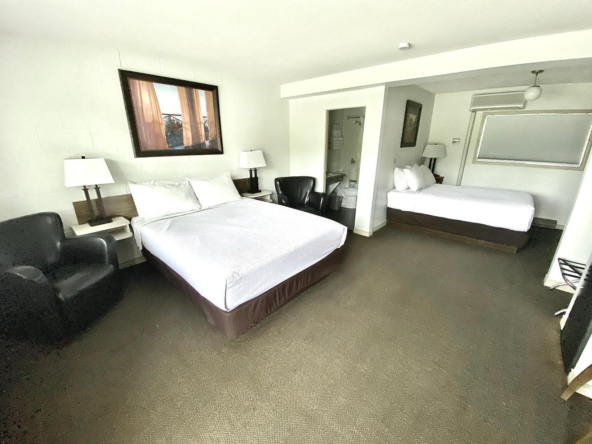 Arbutus Grove Motel Parksville