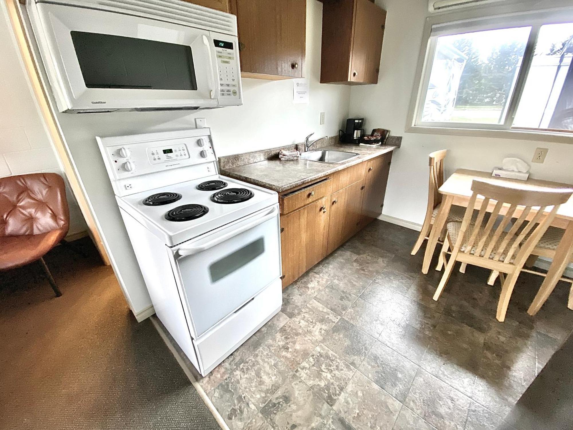 Arbutus Grove 2* Parksville