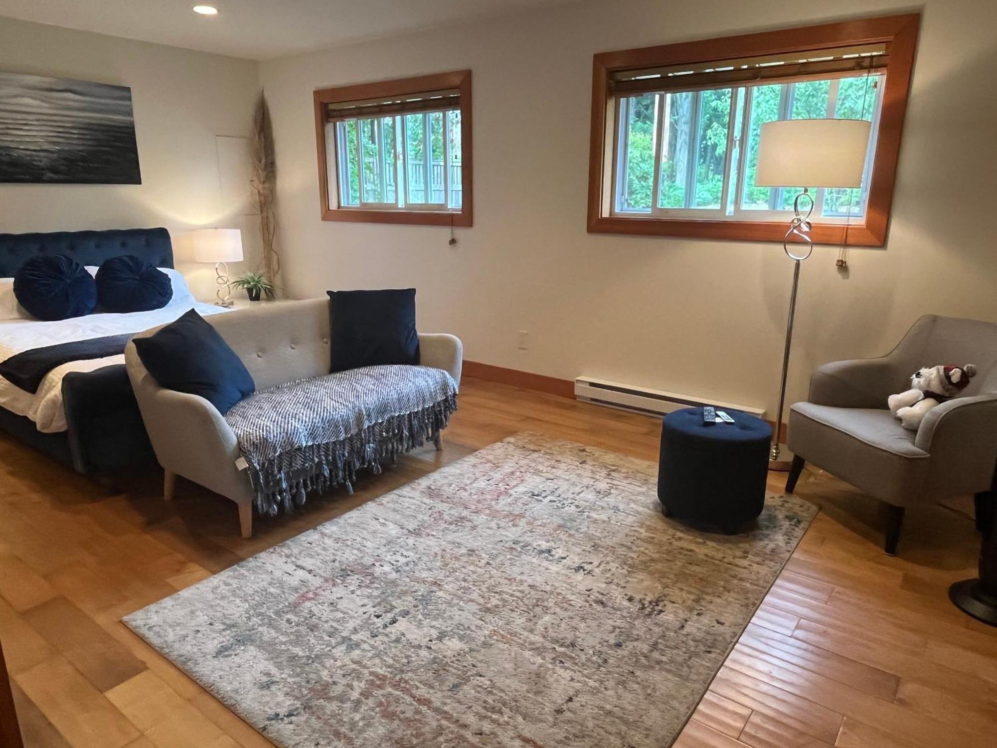 A Seaside Summer Paradise Guest house Parksville