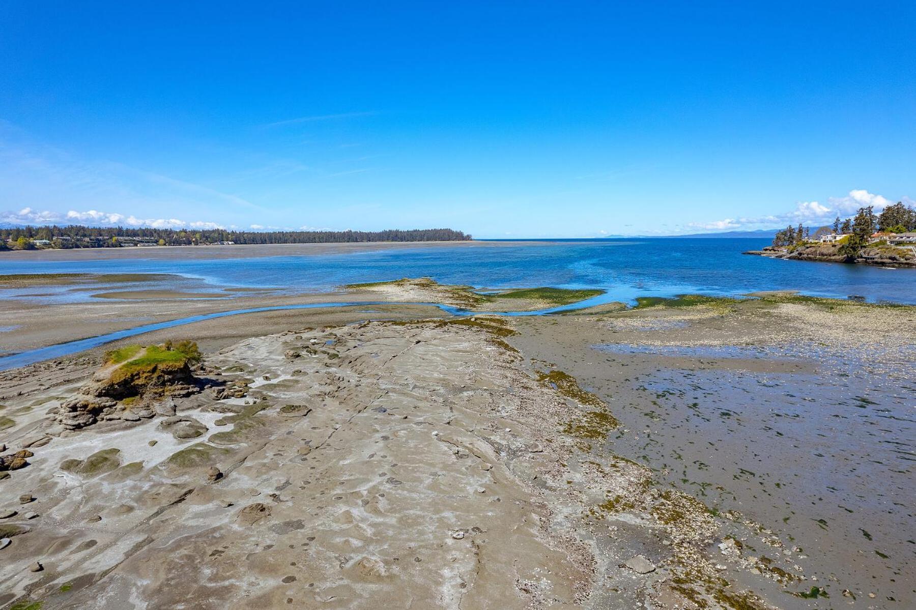 Pacific Shores & Hotel