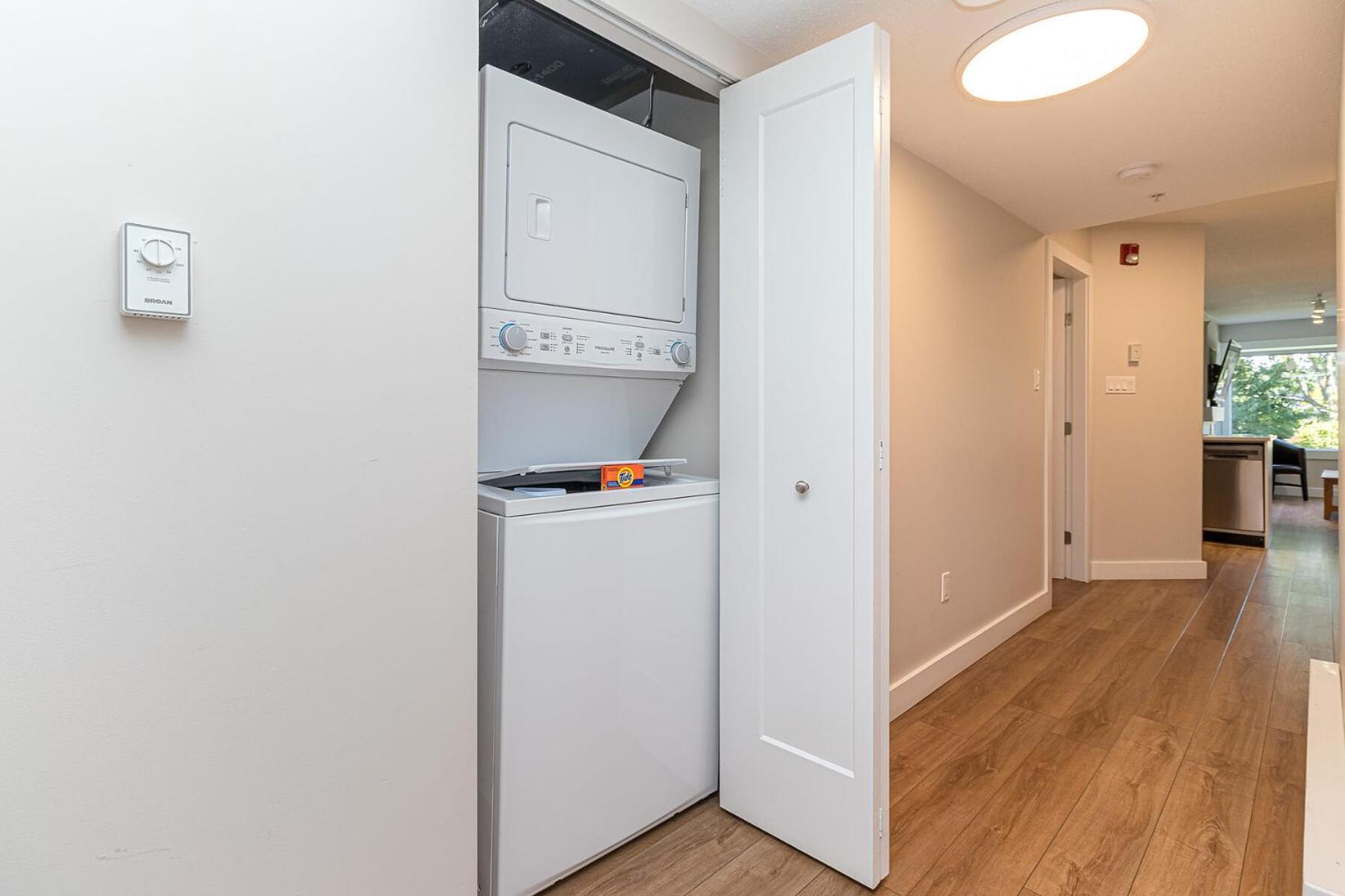 Hotel Pacific Shores &