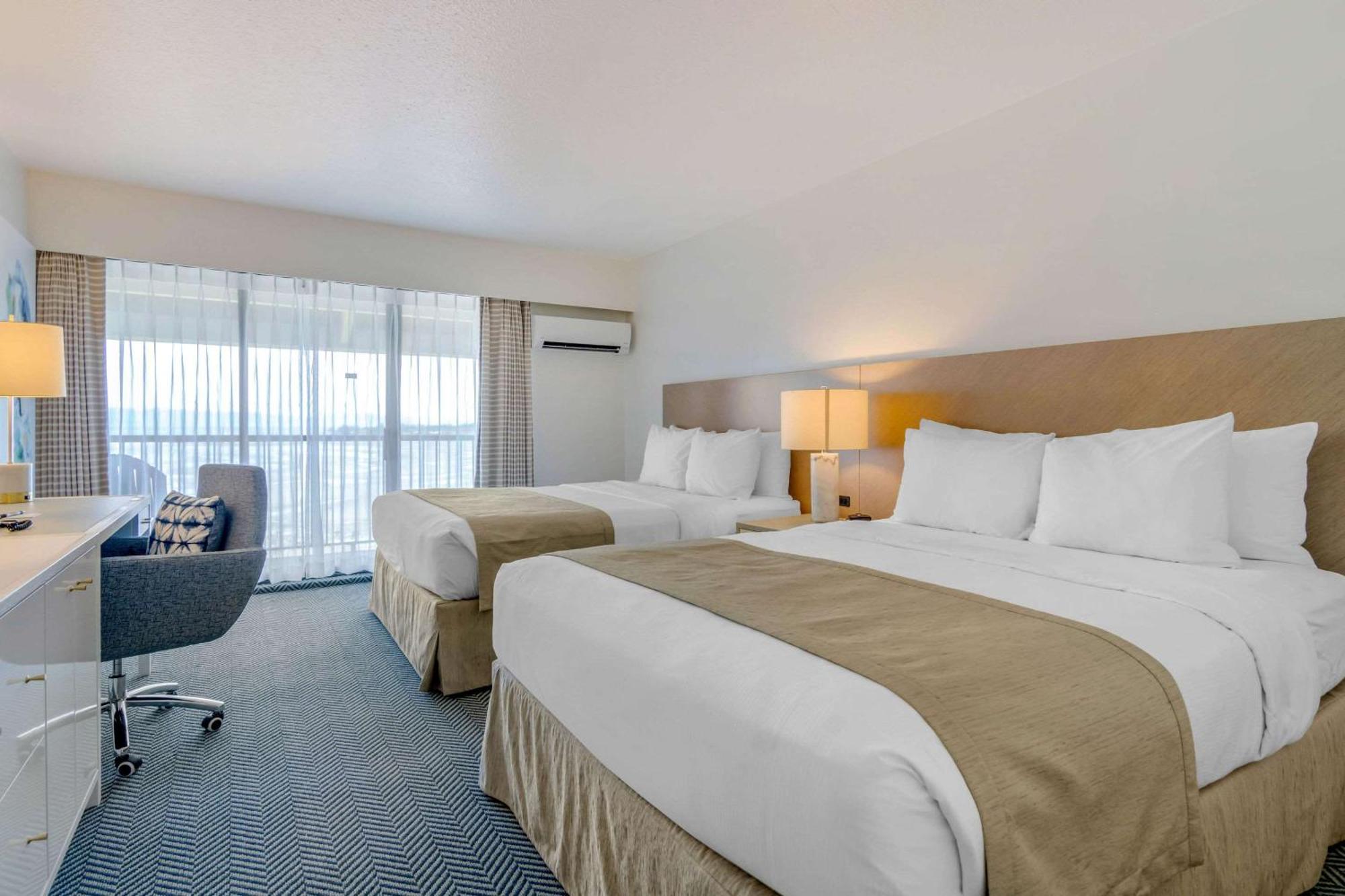 Hotel Bayside Oceanfront 3*