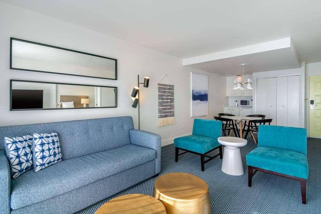 Hotel Bayside Oceanfront 3*