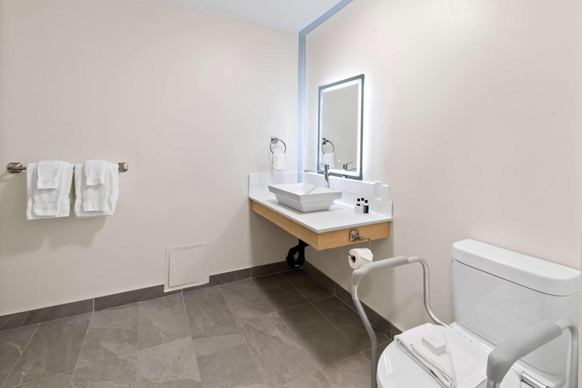 Hotel Feng, Bw Signature Collection Parksville