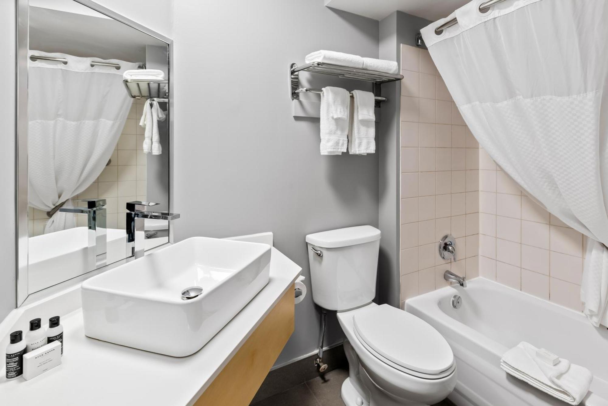 Hotel Feng, Bw Signature Collection Parksville