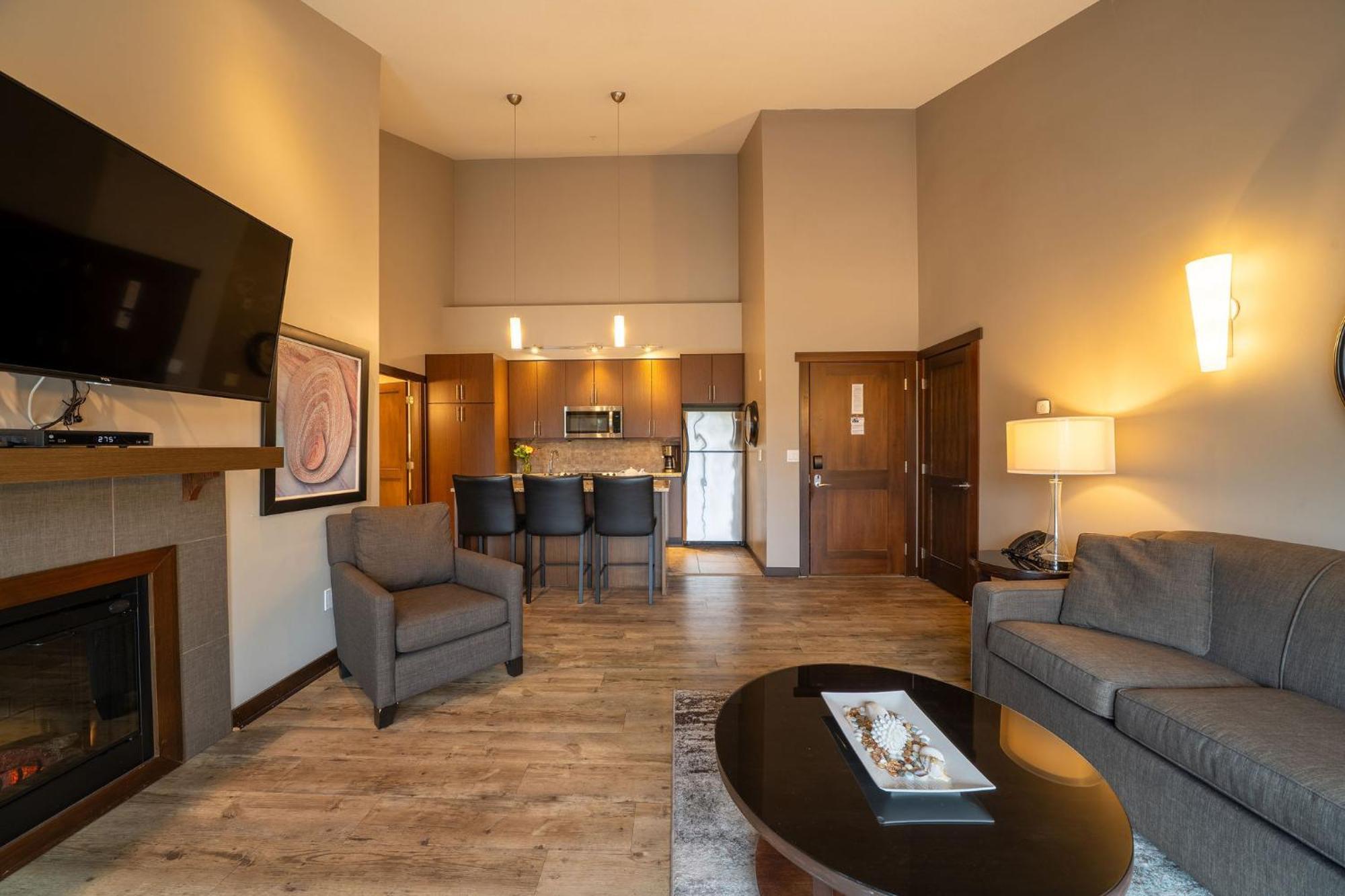 Sunrise Ridge Waterfront Resort 3*