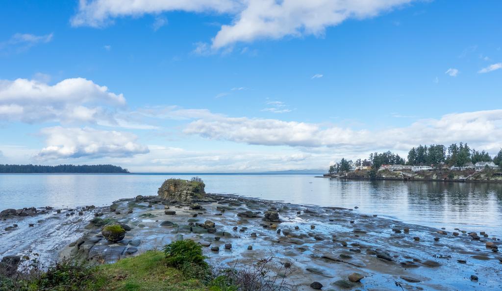 Pacific Shores & Hotel