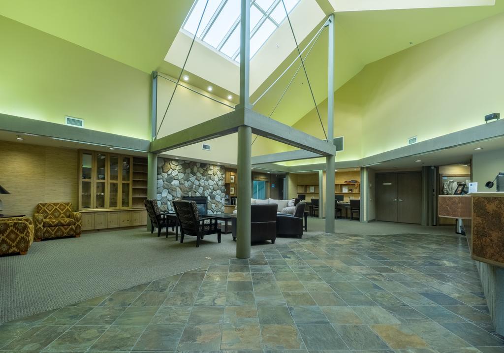 Pacific Shores & Hotel