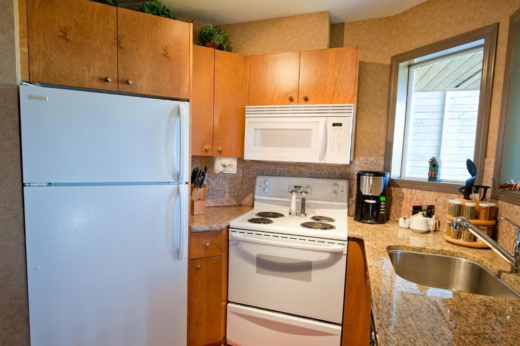 Pacific Shores & Hotel 4*