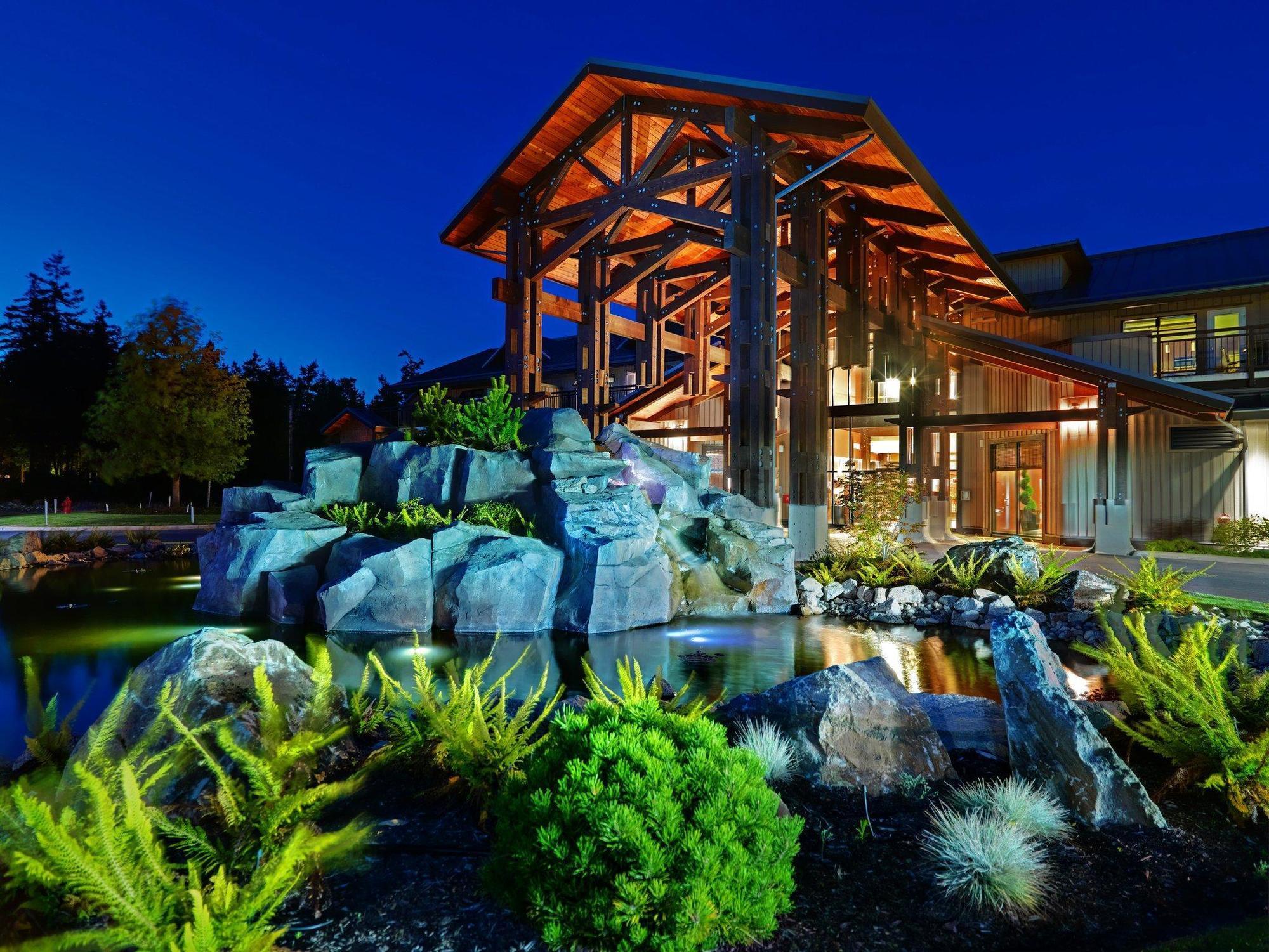 Sunrise Ridge Waterfront 3*