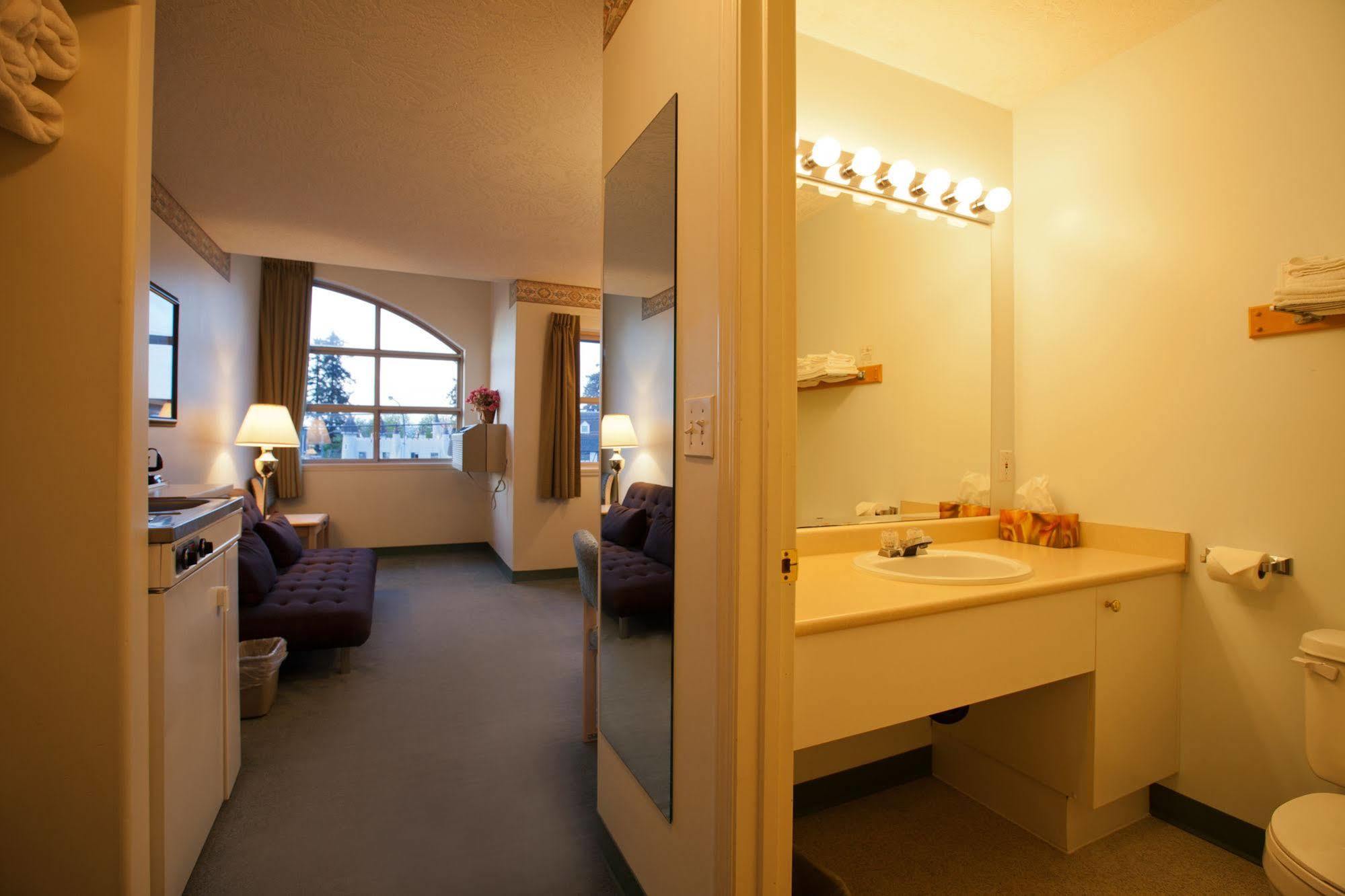 Coast Parksville Hotel 3*