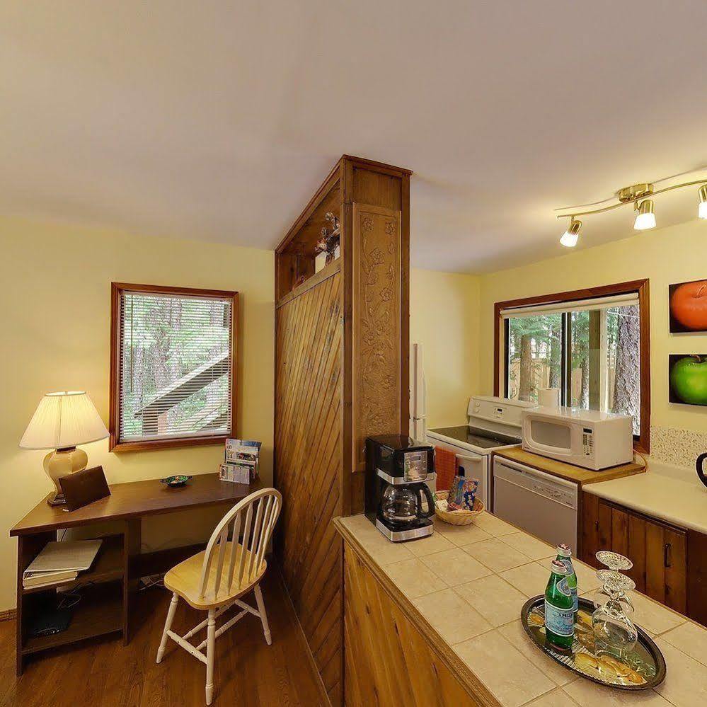 Cedar Song Bed & Breakfast Parksville