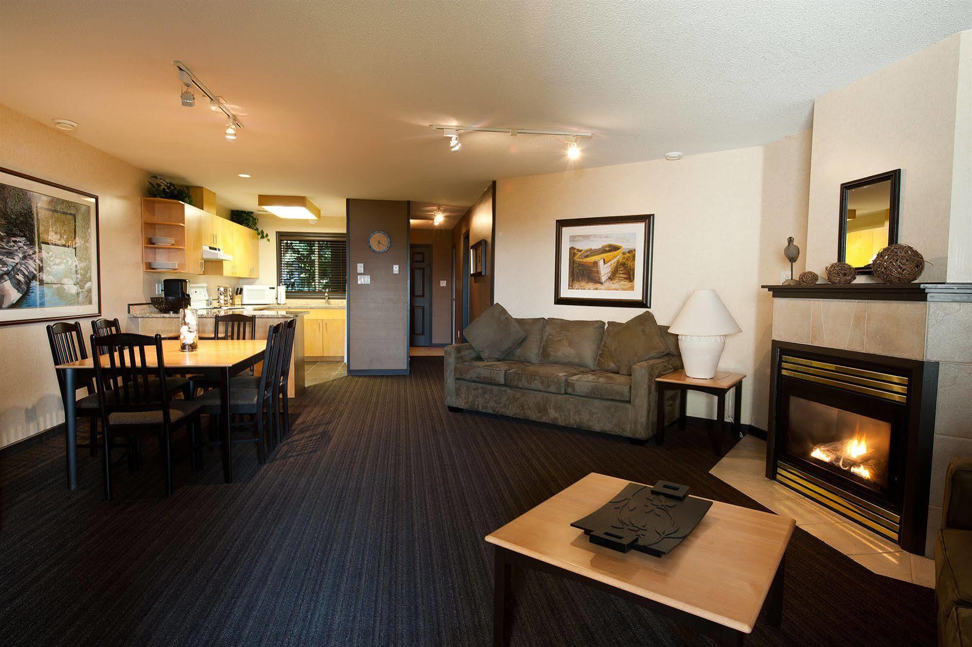Pacific Shores & Hotel
