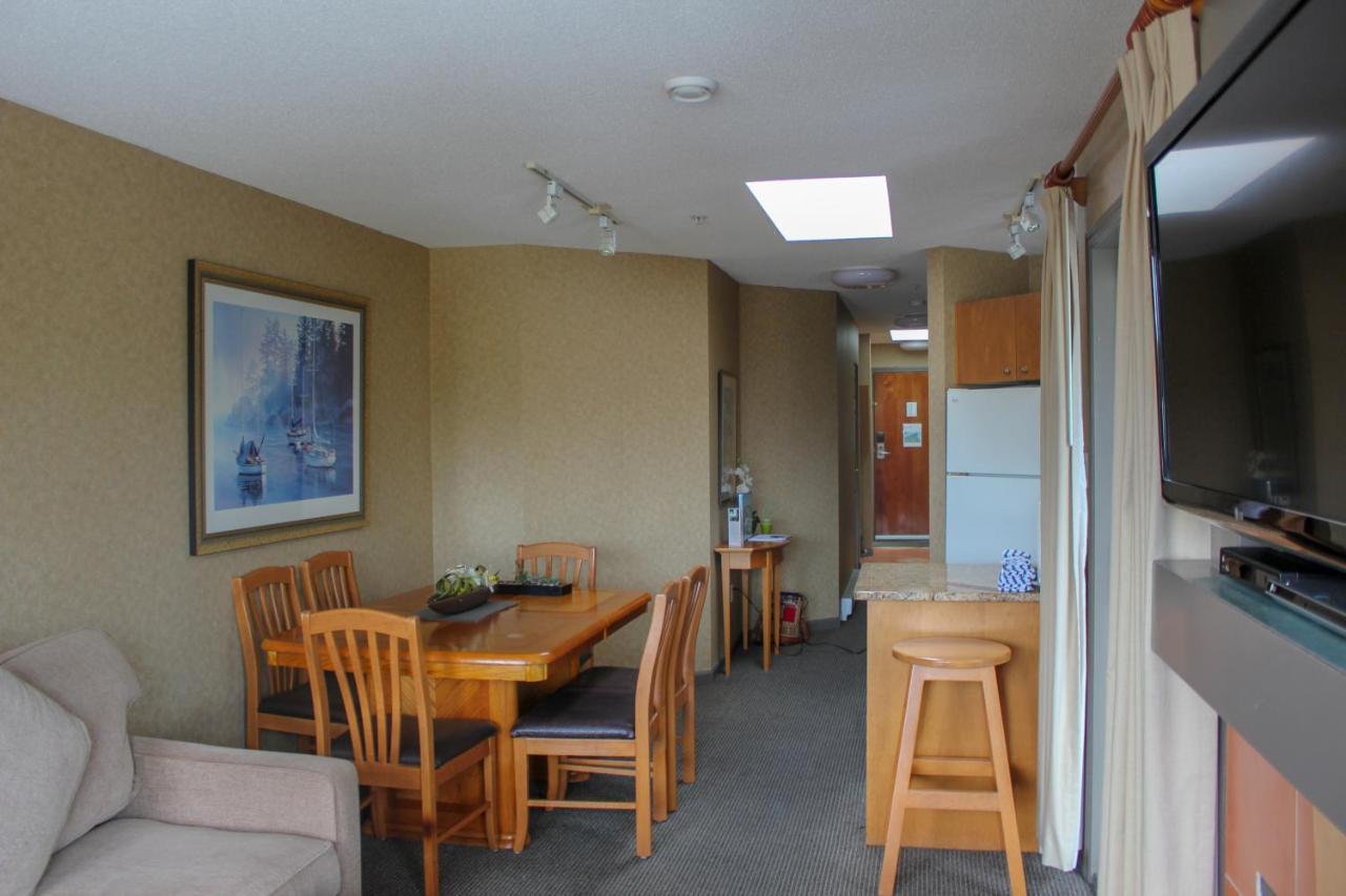 Pacific Shores & Hotel