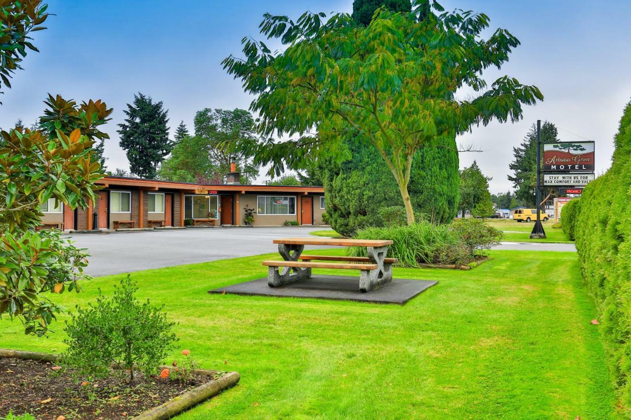 Motel Arbutus Grove Parksville
