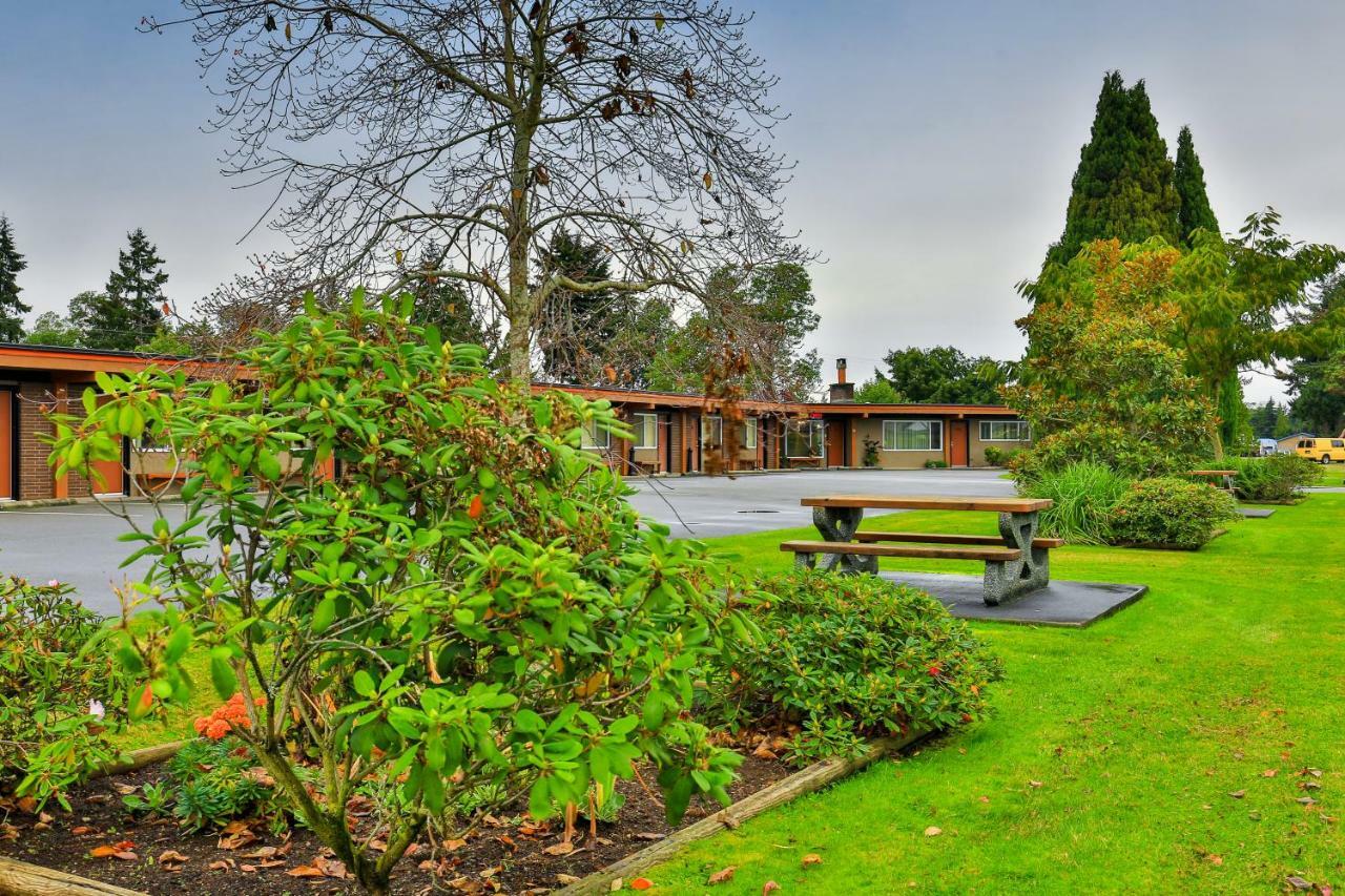 Arbutus Grove 2*