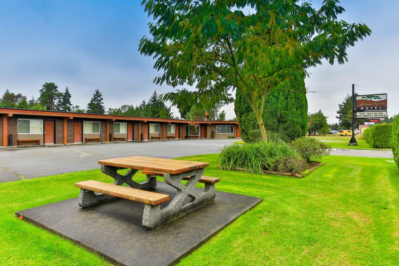 Arbutus Grove Motel Parksville