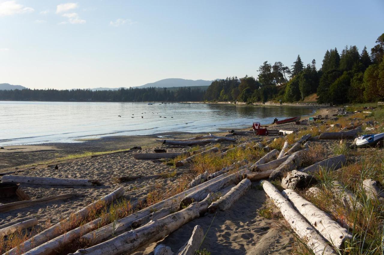 Resort Madrona Beach Parksville