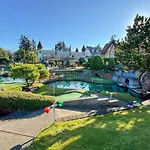 Coast Parksville Hotel